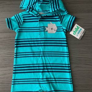 Carter’s NWT bodysuit with hood
